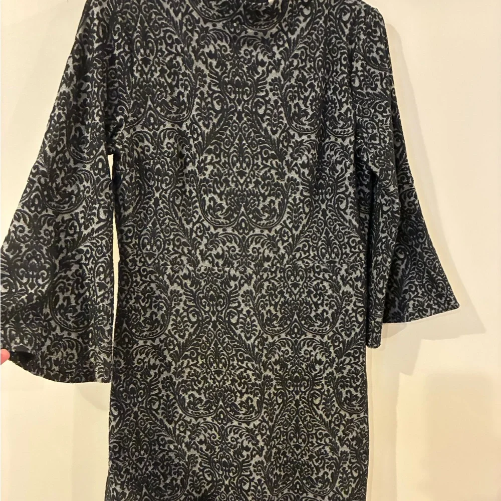 LOFT Black and Gray Long Sleeve Dress
Sz 8 - Picture 2 of 5